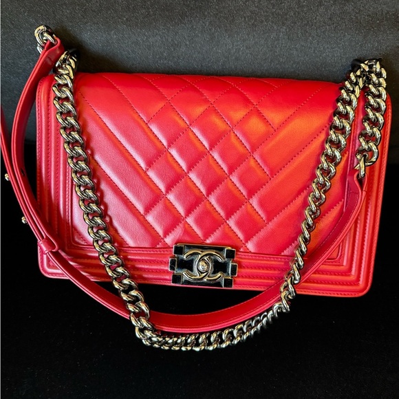 CHANEL Handbags - Chanel Bag. EUC